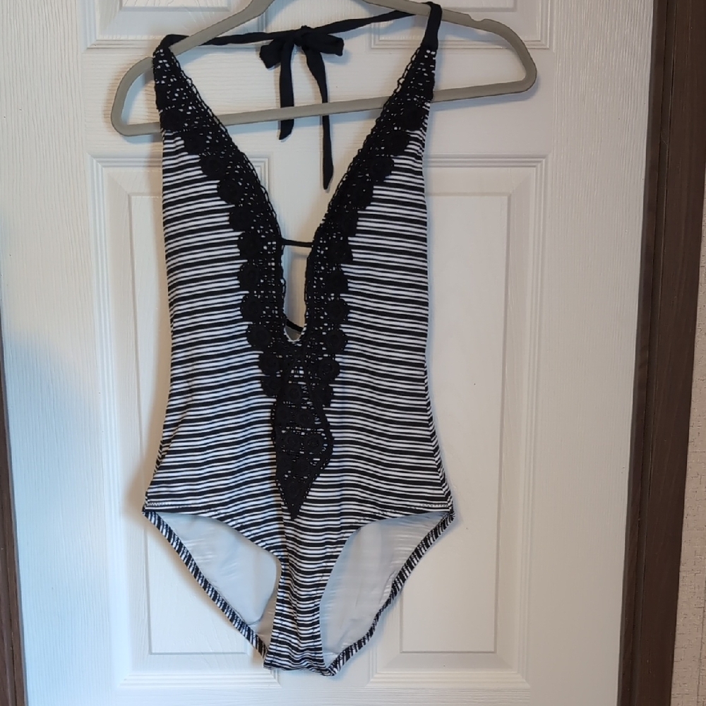 Mossimo Supply Co Black and White One Piece Swimwear